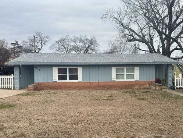 1712 Simpson Ave, Winfield, KS 67156
