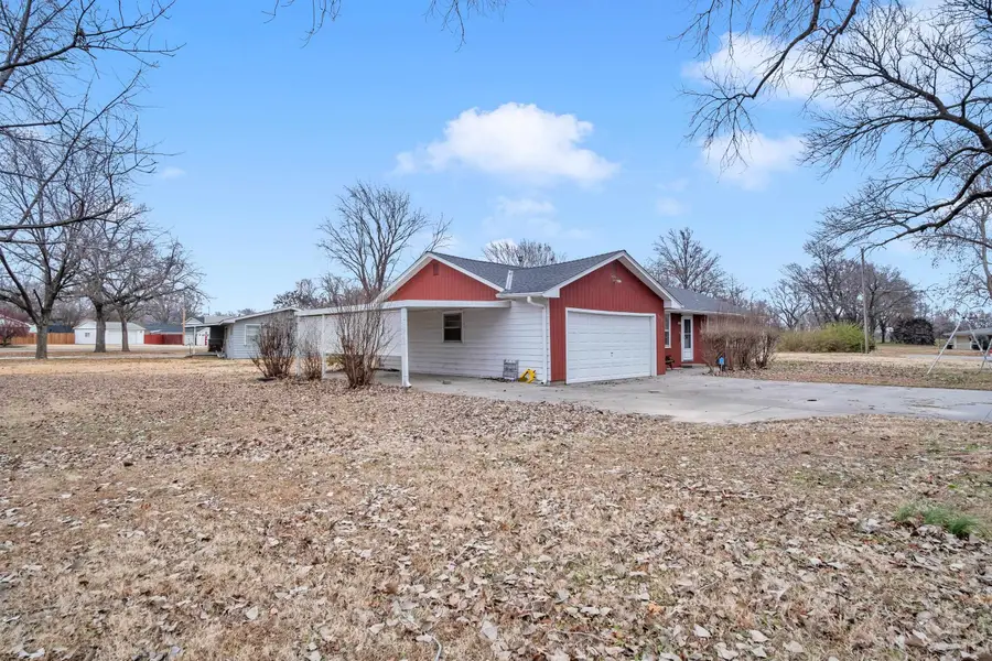 1250 W Sullivan Cir, Wichita, KS 67204 - Image #2