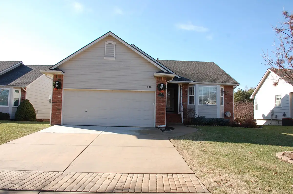 645 N Cedar Downs Cir, Wichita, KS 67235 - Image #1