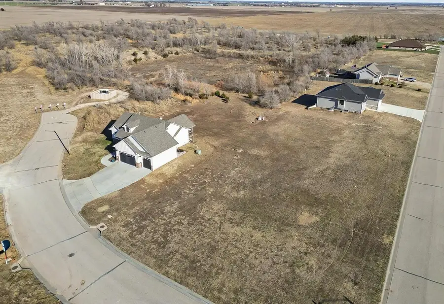 300 N Devinshire Ave, Bentley, KS 67016 - Image #2