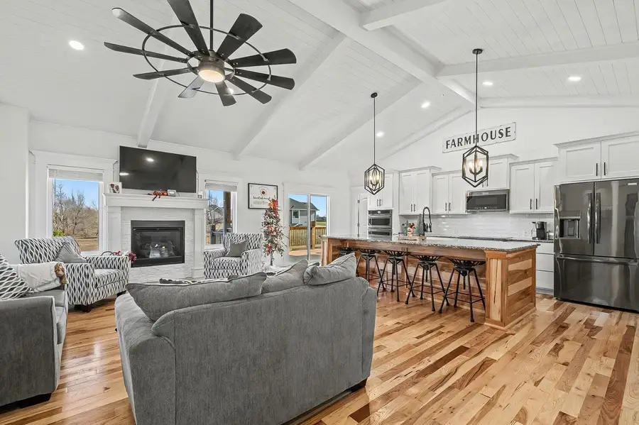 300 N Devinshire Ave, Bentley, KS 67016 - Image #3