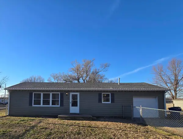 103 N Walnut St, Dexter, KS 67038