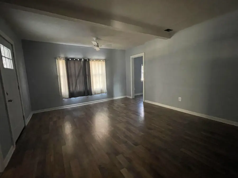 421 W 10th Ave, Winfield, KS 67156 - Image #2