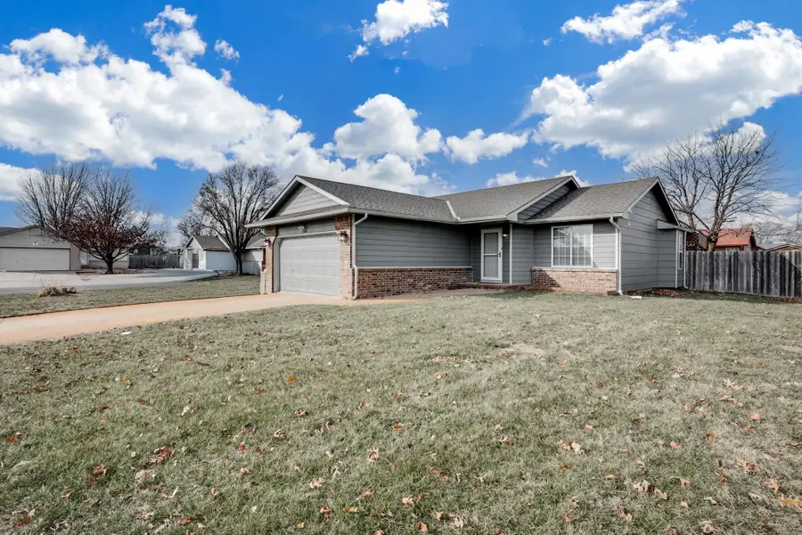 5340 S Stoneborough Ct, Wichita, KS 67217 - Image #2