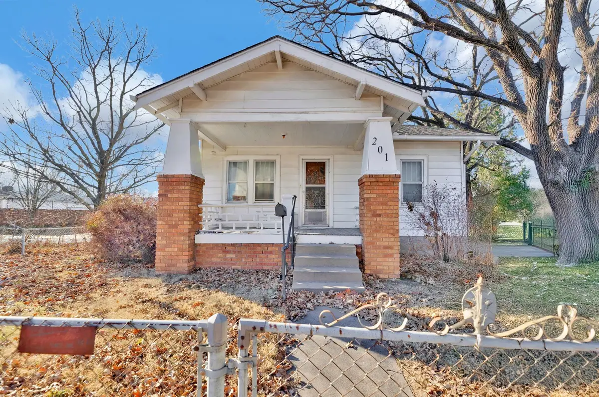 201 N Meridian Ave, Wichita, KS 67203 - Image #1
