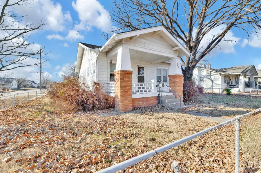 201 N Meridian Ave, Wichita, KS 67203 - Image #2