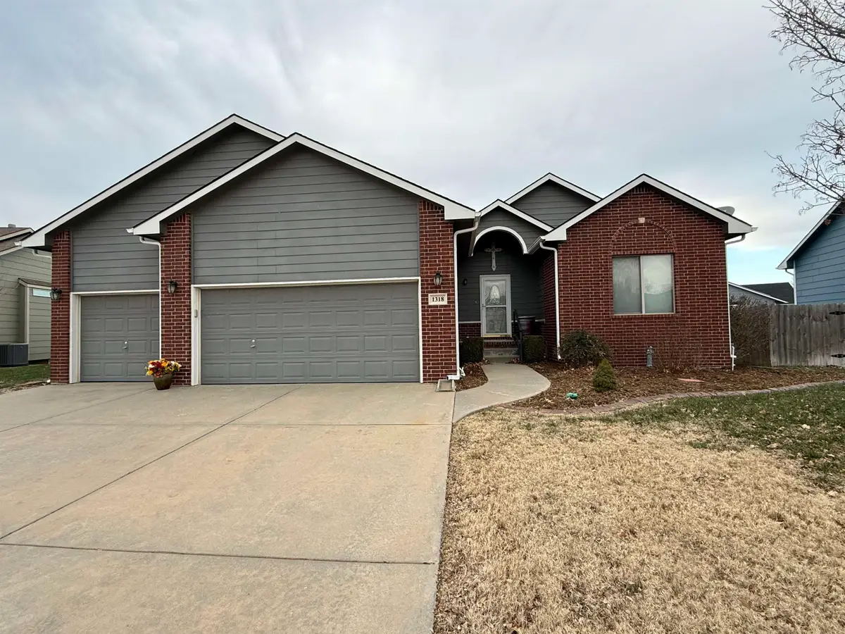 1318 E Woodbrook St, Derby, KS 67037 - Image #1