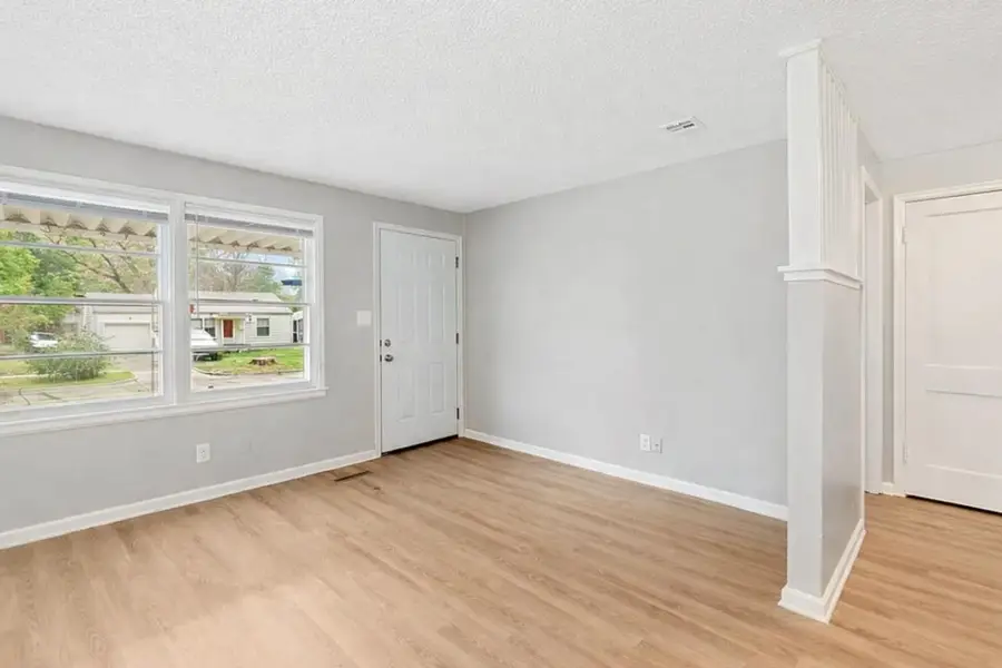 1007 Waverly St, Wichita, KS 67218 - Image #2