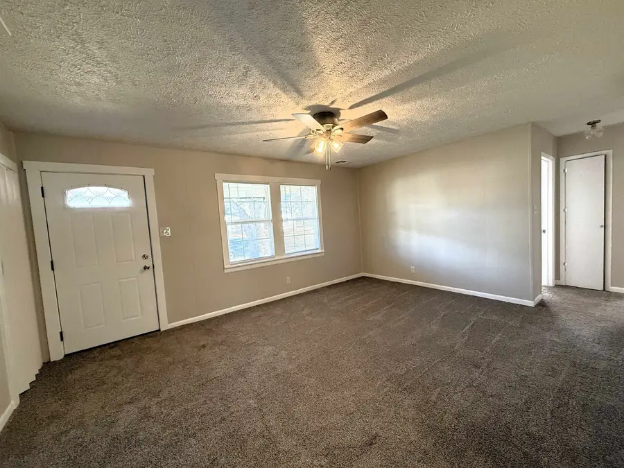 752 Osage Ave, Salina, KS 67401 - Image #2