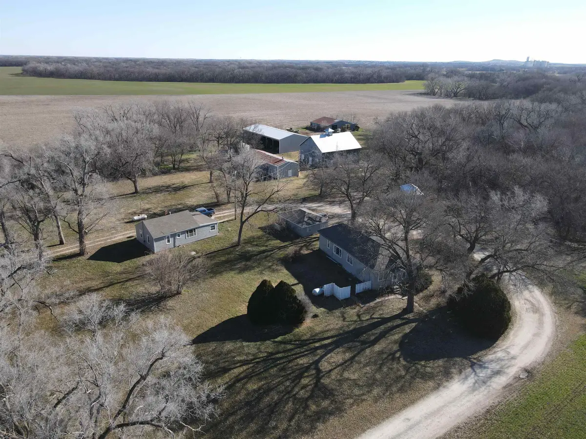 2314, 2338 E Old Highway 40, New Cambria, KS 67470 - #1
