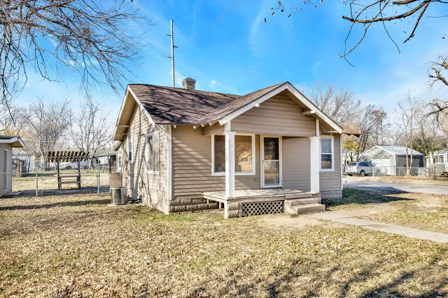 459 N Custer Ave, Wichita, KS 67203 - Image #2