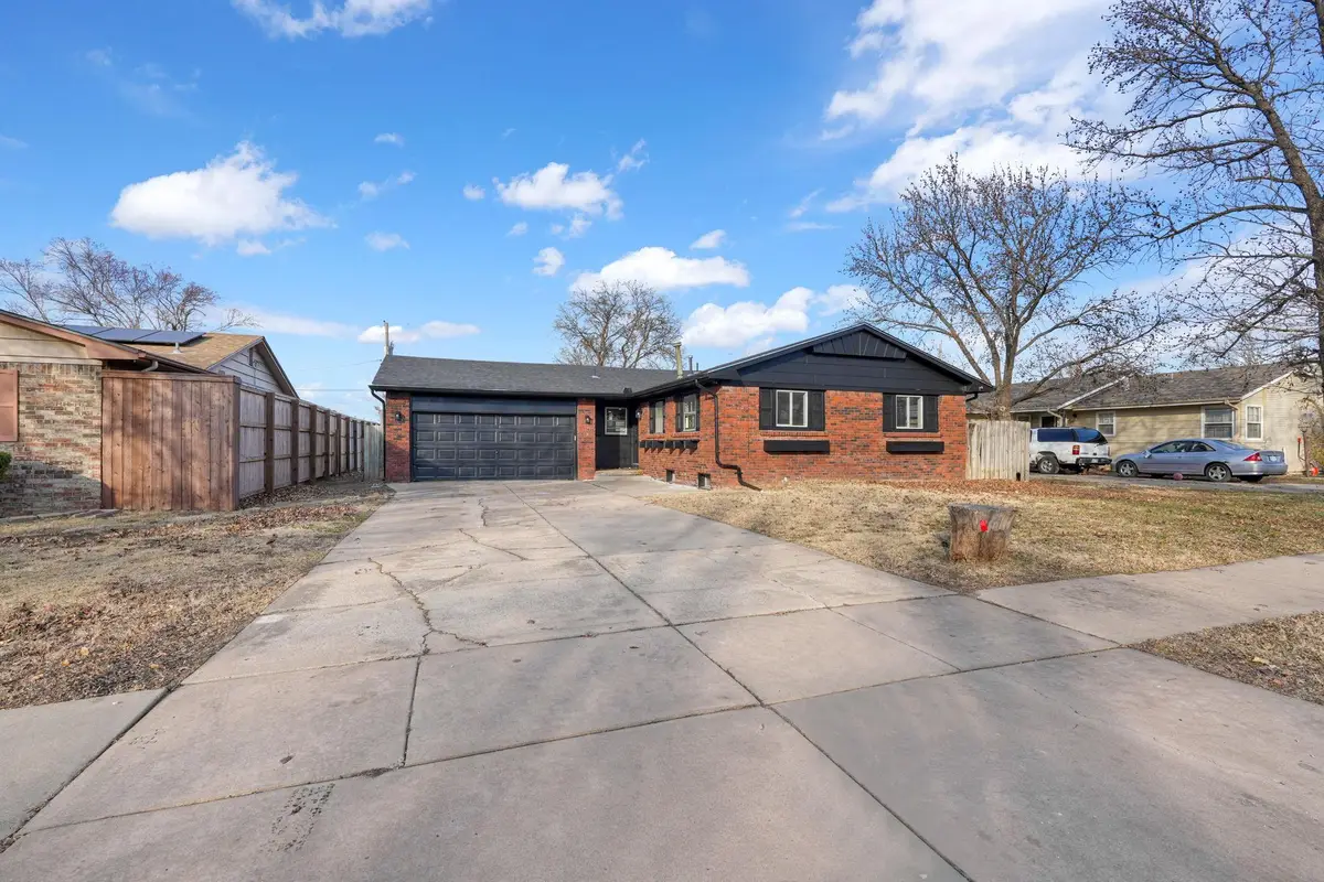 8208 E Grail St, Wichita, KS 67207 - Image #1