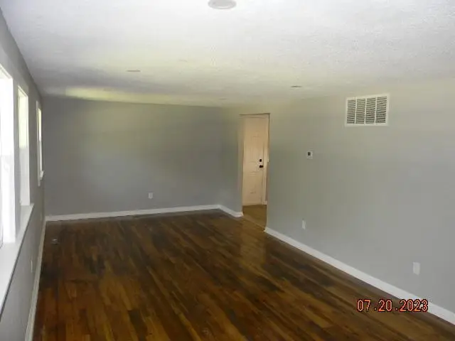 354 N Slade, Haysville, KS 67060 - Image #3