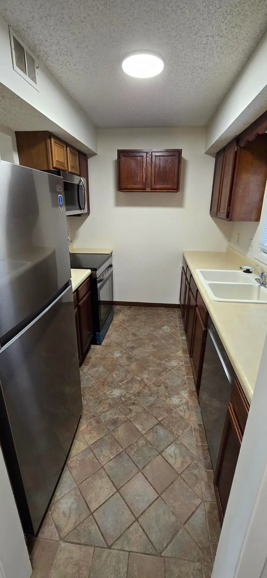 6725 W Shade Ln Apt 108, Wichita, KS 67212 - Image #2