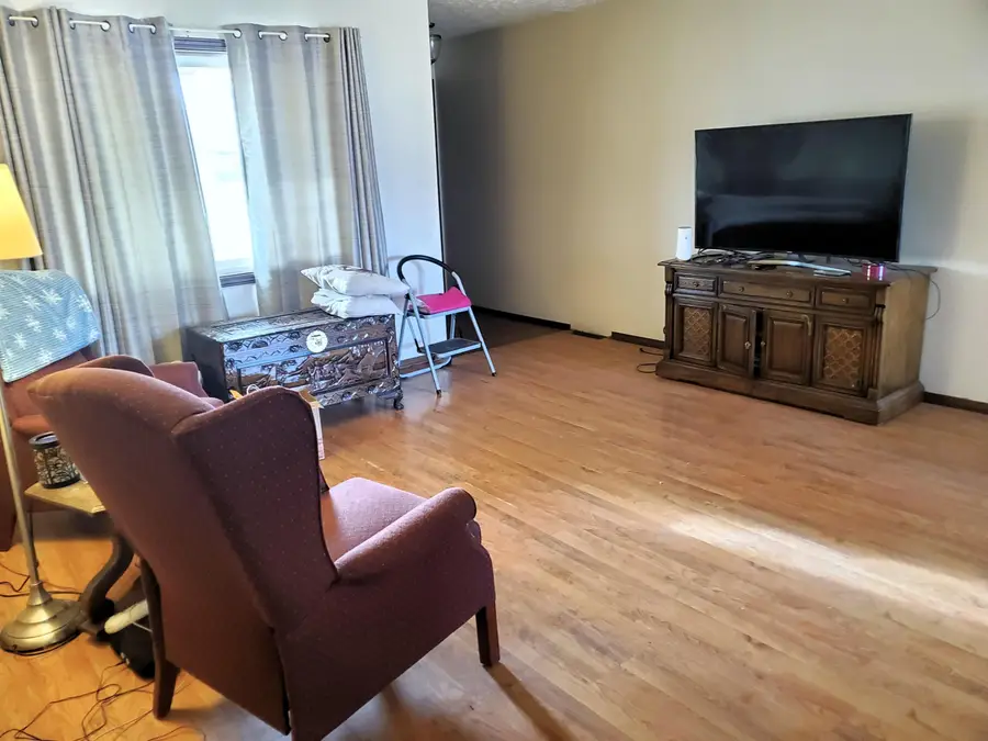 2644 Belmont Blvd, Salina, KS 67401 - #2