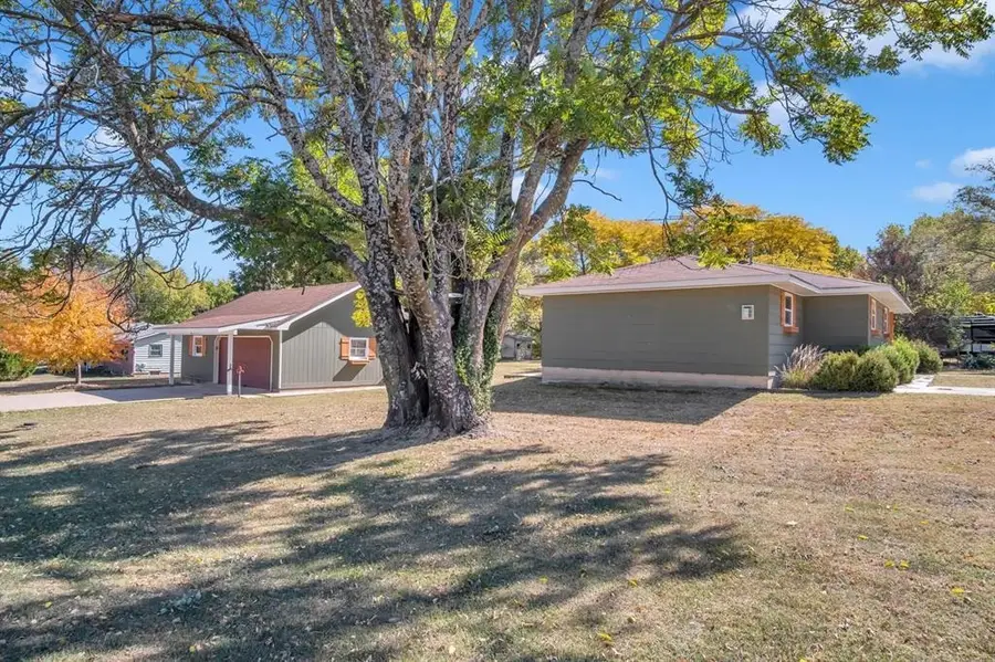 712 N Elm, Peabody, KS 66866 - Image #2