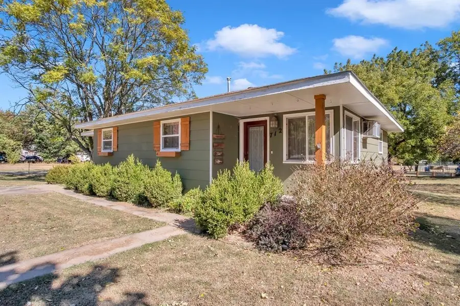 712 N Elm, Peabody, KS 66866 - Image #3