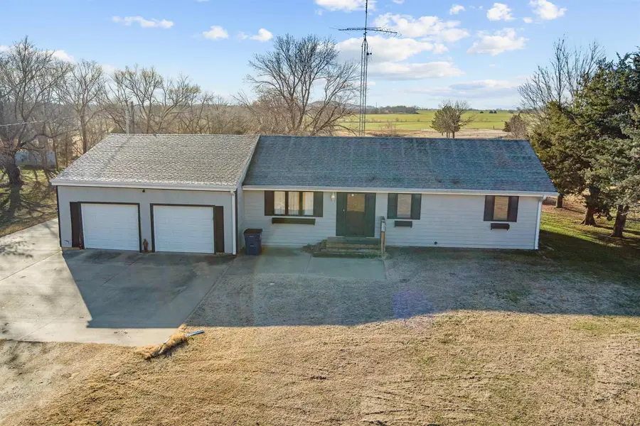 4848 E Country Club Rd, Salina, KS 67401 - Image #3