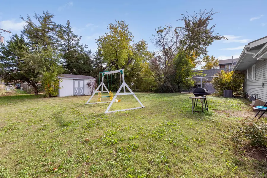 122 S Maple St, Pretty Prairie, KS 67570 - #3