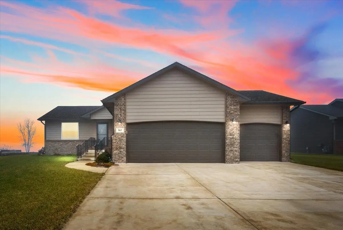 862 S Cattail Cir, Haysville, KS 67060 - Image #1