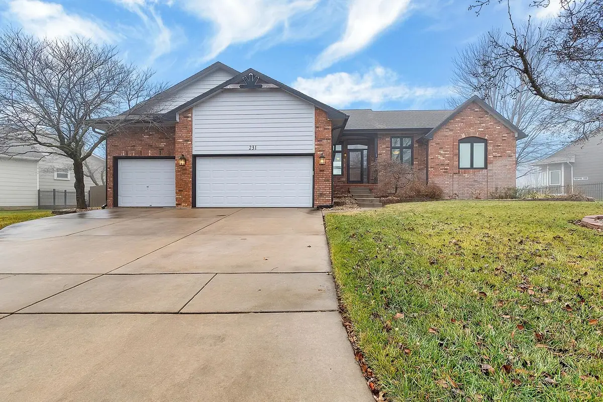 231 S Fairway Cir, Andover, KS 67002 - Image #1