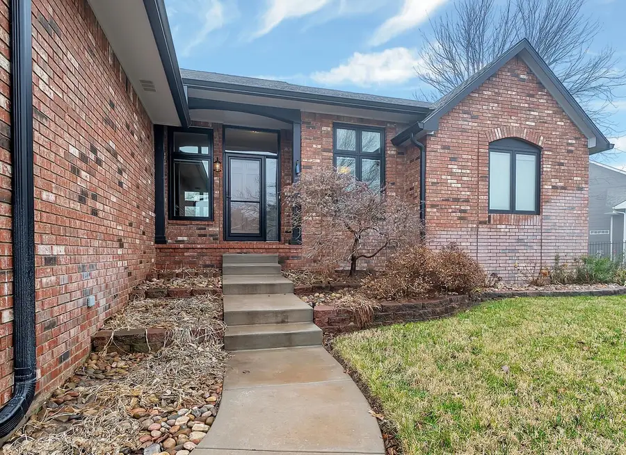 231 S Fairway Cir, Andover, KS 67002 - Image #3