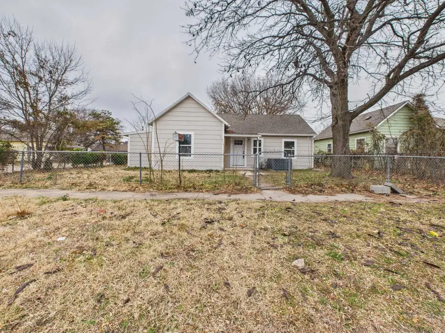 801 E 4th St, Wellington, KS 67152 - Image #2