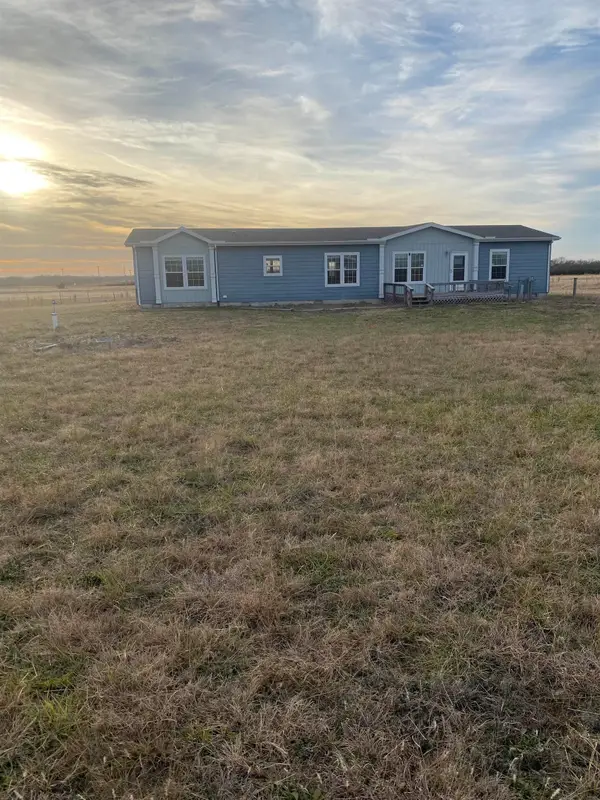 911 N Geuda Springs, Udall, KS 67146