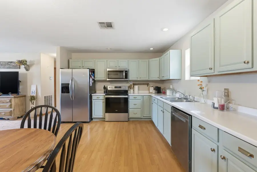 811 N East St, Leon, KS 67074 - Image #2