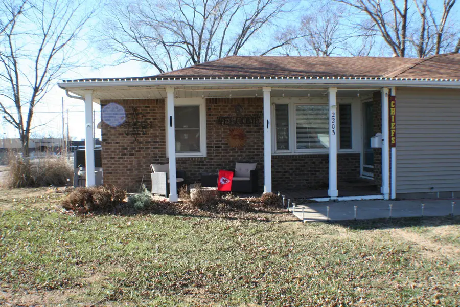 2203 Moyle St, Augusta, KS 67010 - #2