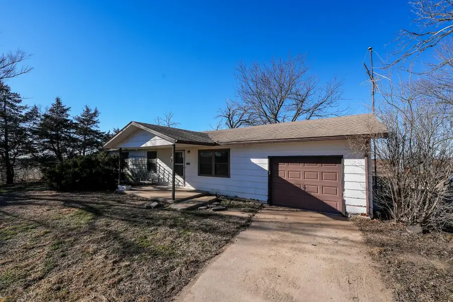 10375 SE Munson Hill Rd, Leon, KS 67074 - Image #2
