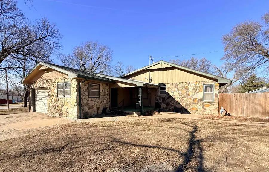 630 S Roosevelt, Marion, KS 66861 - Image #3