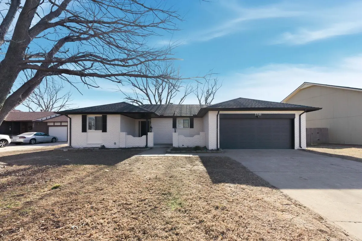 2540 N Claiborn Cir, Wichita, KS 67226 - Image #1