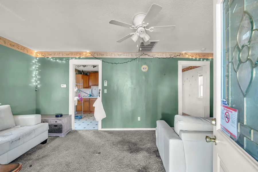 215 W Osie St, Wichita, KS 67213 - Image #3