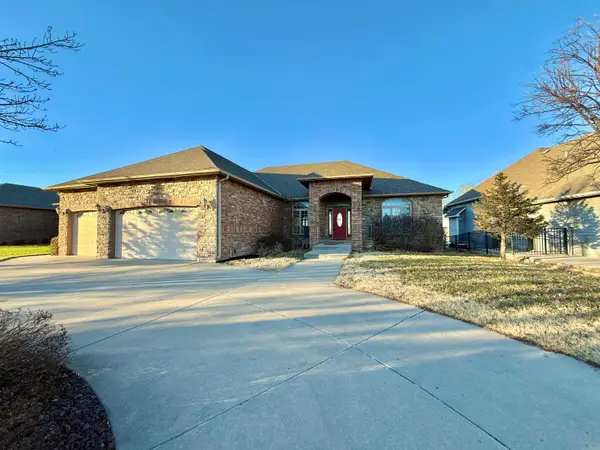 3417 S Sabin Ct, Wichita, KS 67215