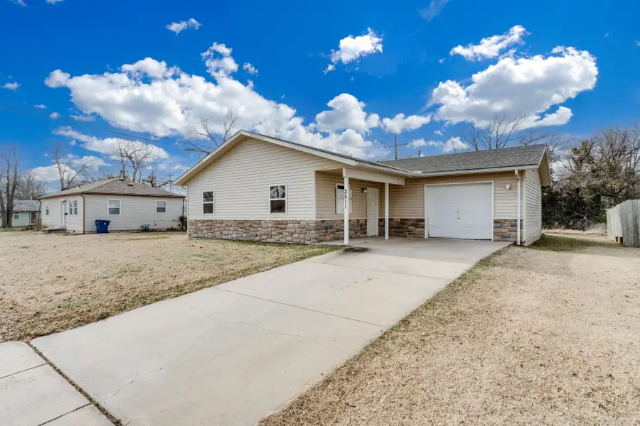 2511 N Chautauqua Ave, Wichita, KS 67219 - Image #2