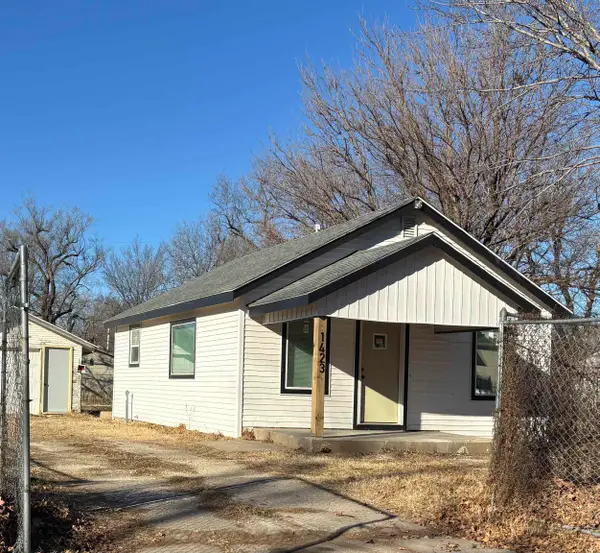 1423 N Green St, Wichita, KS 67214