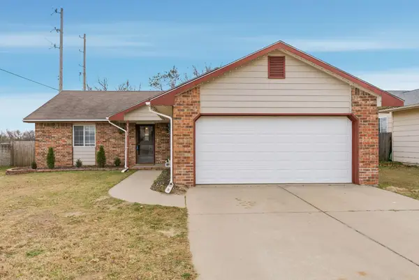 1505 Spring Cir, Haysville, KS 67060