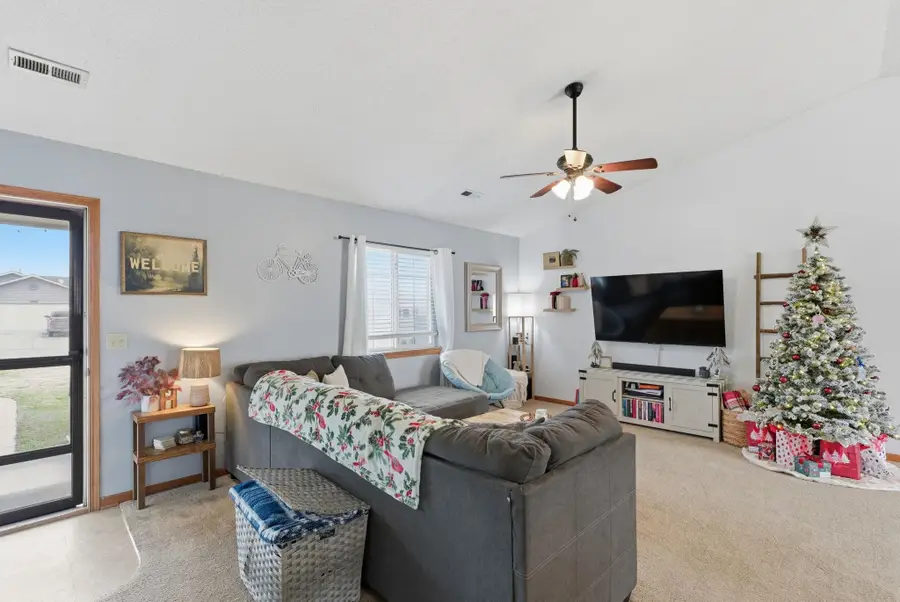 1505 Spring Cir, Haysville, KS 67060 - Image #3