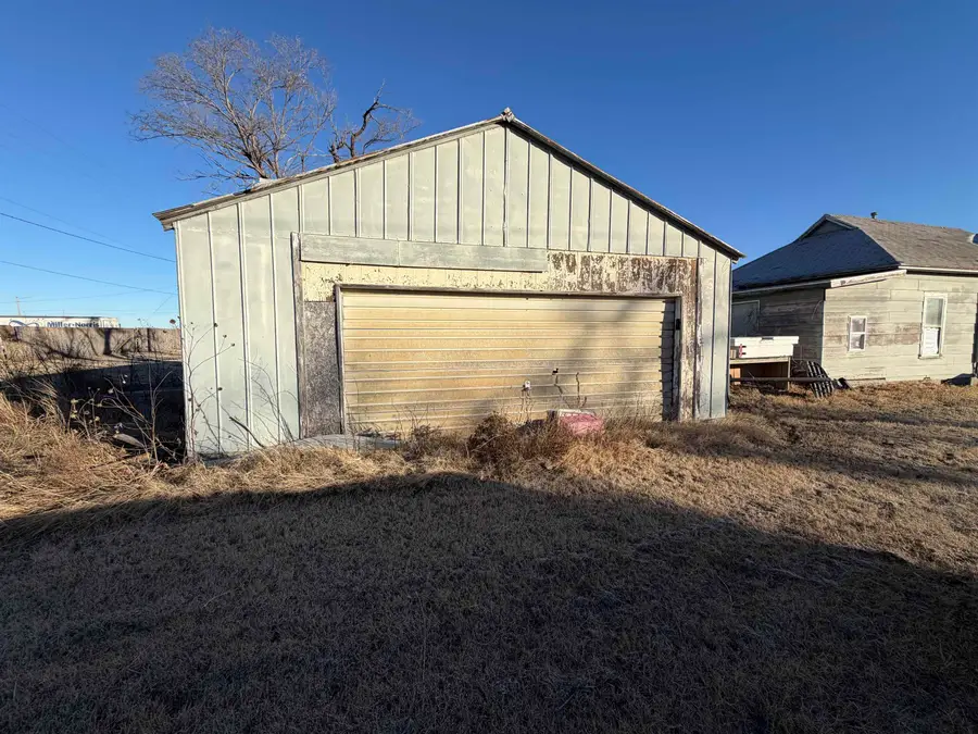 303 N Colorado Ave, Burrton, KS 67020 - Image #2