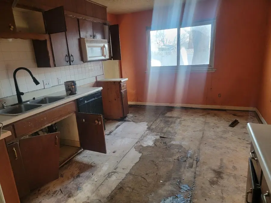 1217 N Sunset Dr, Mulvane, KS 67110 - Image #2