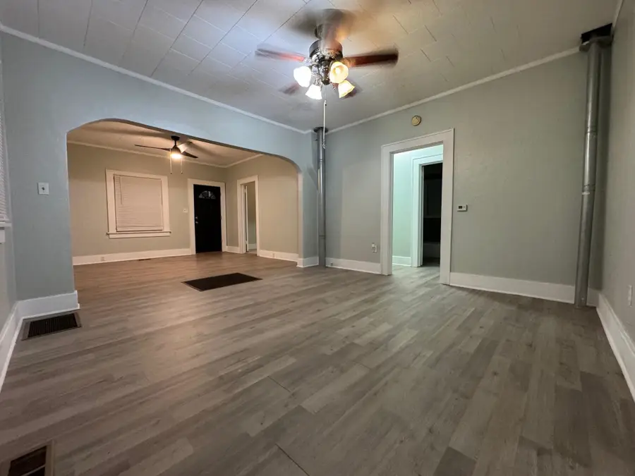 914 S 3rd St, Arkansas City, KS 67005 - Image #3