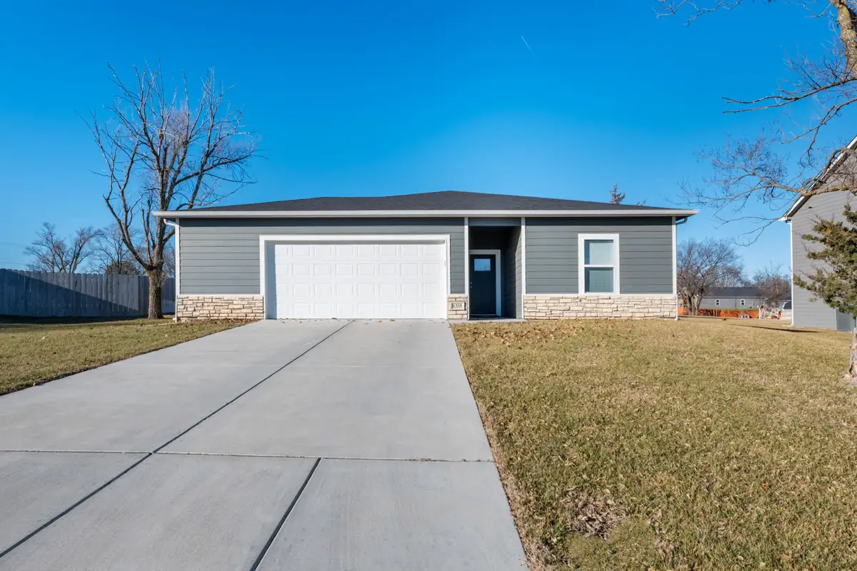 1335 E Skyview Dr, El Dorado, KS 67042 - Image #1