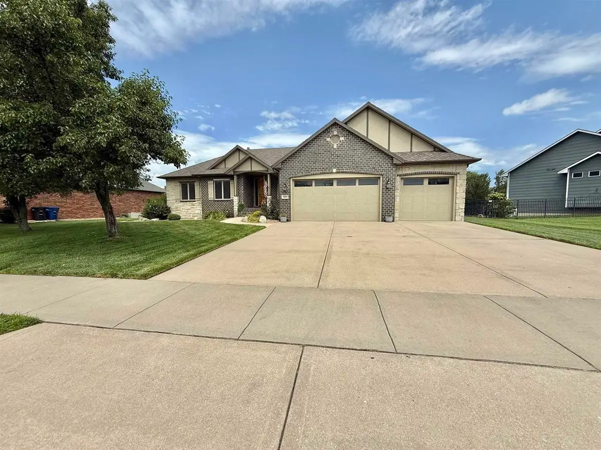 3005 N Stone Lake Dr, Augusta, KS 67010 - Image #1