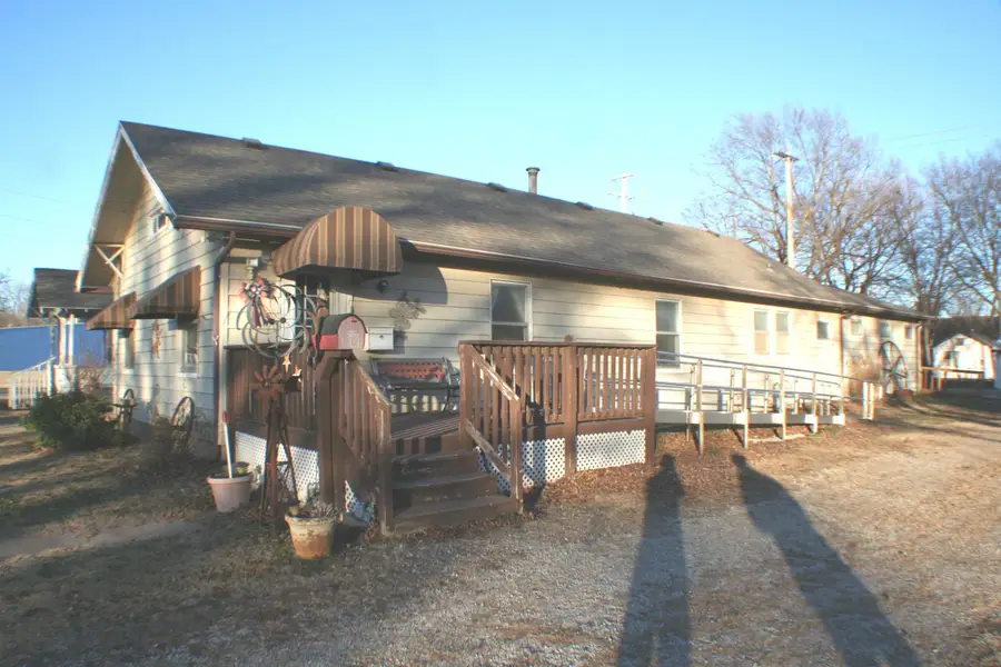 616 N School St, Augusta, KS 67010 - Image #2