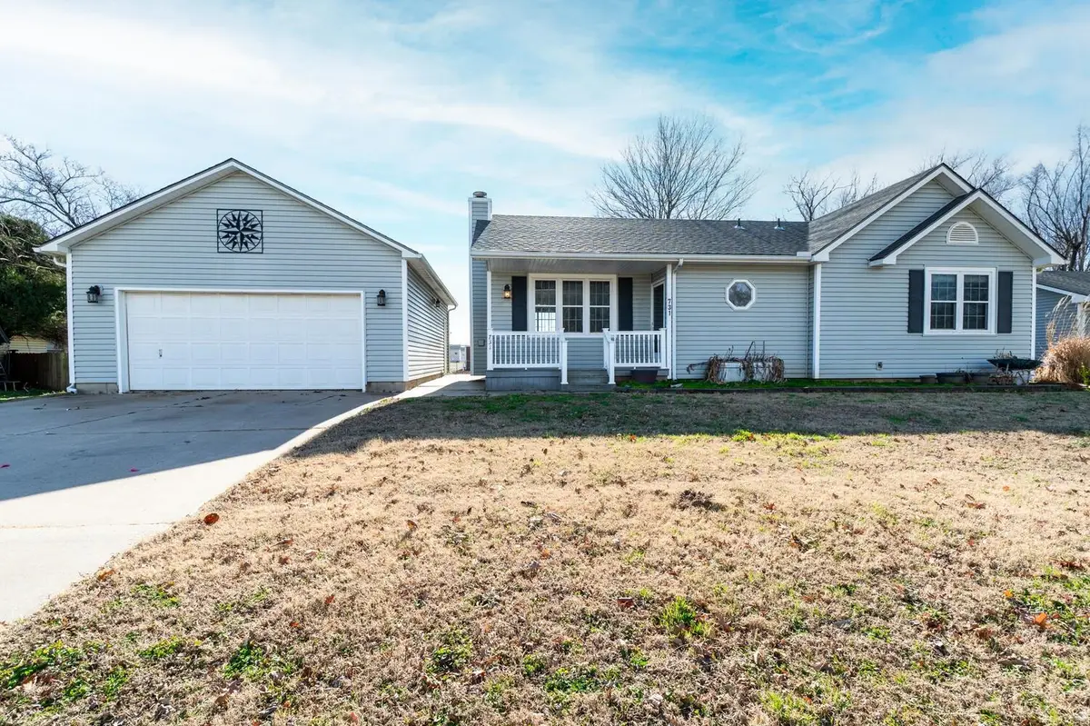 731 E Freeman Ave, Haysville, KS 67060 - Image #1