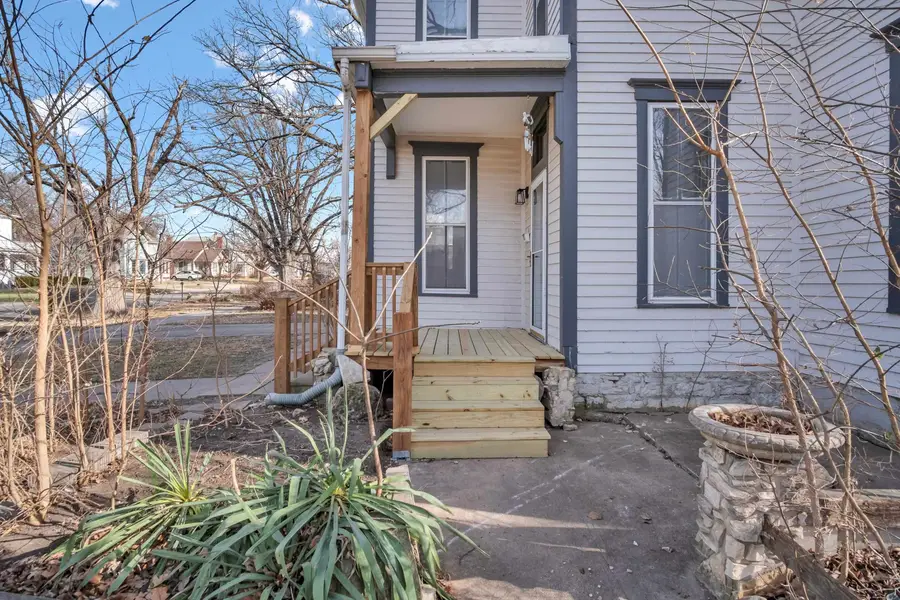 303 E 3rd St, Newton, KS 67114 - Image #2