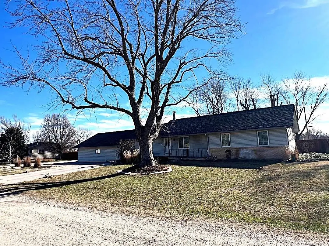 621 W 38th St N, Wichita, KS 67204 - Image #1