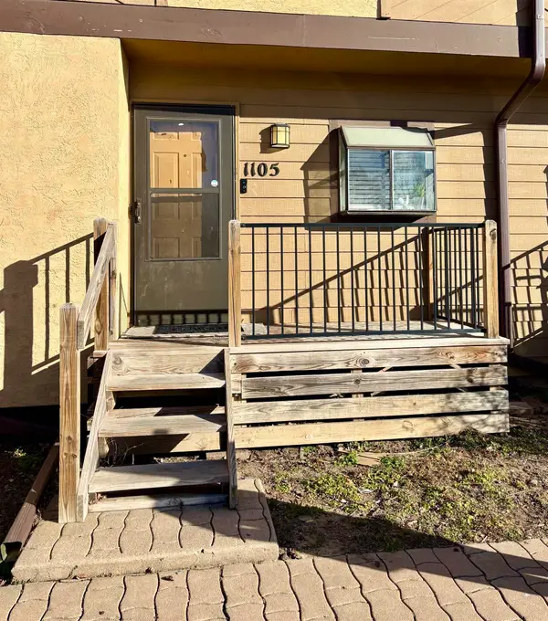 2405 S Capri Ln, Wichita, KS 67210-1943