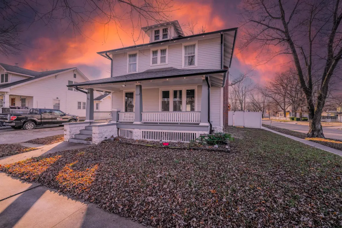 901 E 8th Ave, Winfield, KS 67156 - Image #1